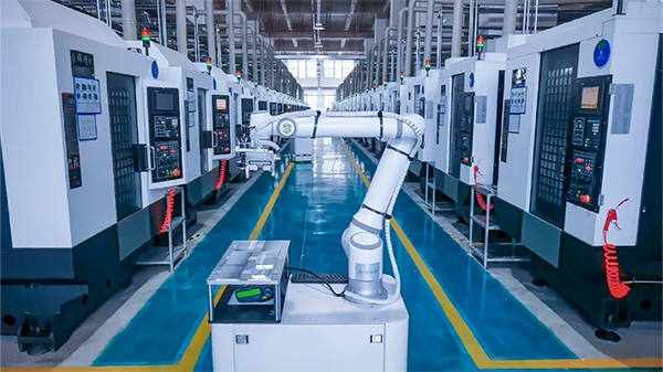 艾利特AGV复合机器人助力3C电子行业降本增效