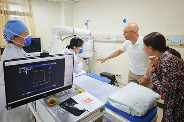 艾利特普罗超声聚焦治疗机器人