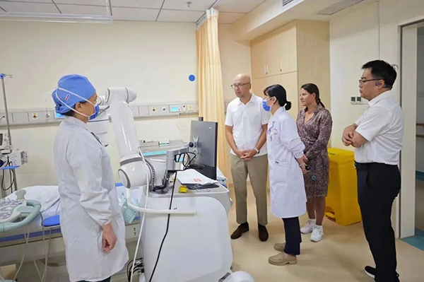 艾利特普罗超声聚焦治疗机器人