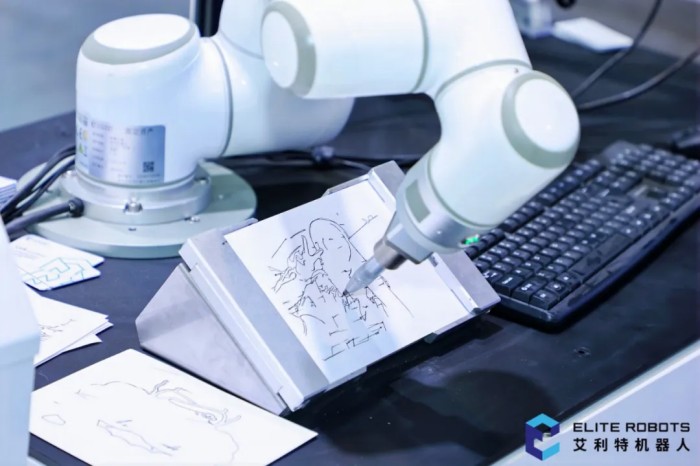 艾利特绘画机器人